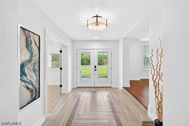 250 19th ST NW, Naples, FL 34120