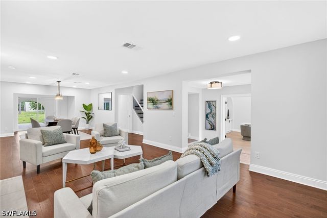 250 19th ST NW, Naples, FL 34120
