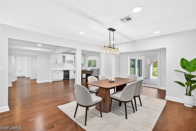 250 19th ST NW, Naples, FL 34120