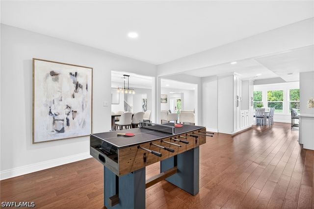 250 19th ST NW, Naples, FL 34120