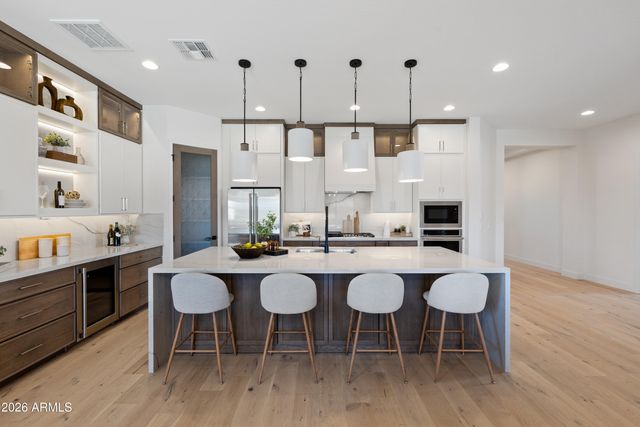 7394 W LISBON Lane, Peoria, AZ 85381