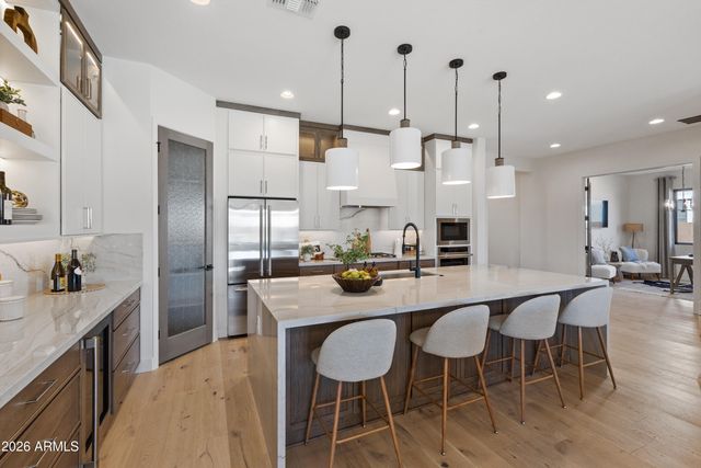 7394 W LISBON Lane, Peoria, AZ 85381