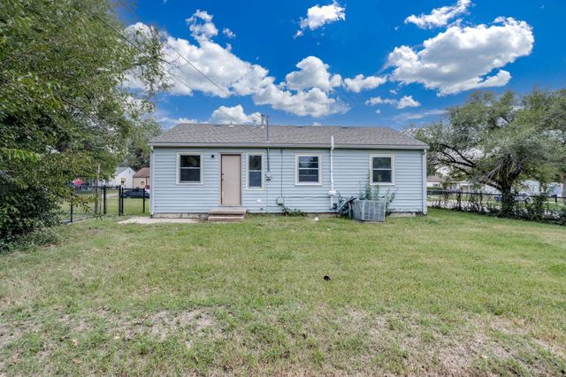 2704 E Ethel St, Wichita, KS 67219