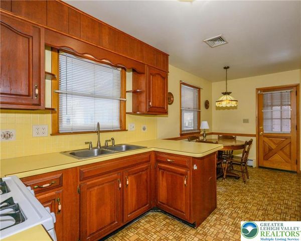 1735 Greenleaf Street, Bethlehem City, PA 18017