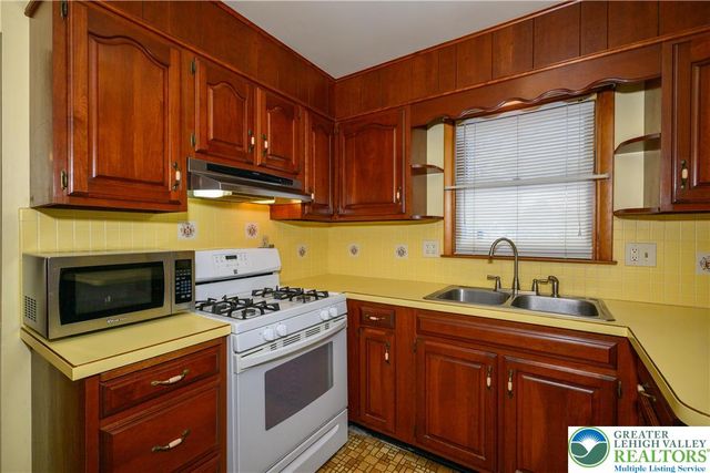 1735 Greenleaf Street, Bethlehem City, PA 18017