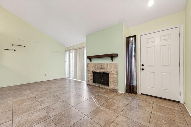 7082 Greenway Chase Street, Houston, TX 77072