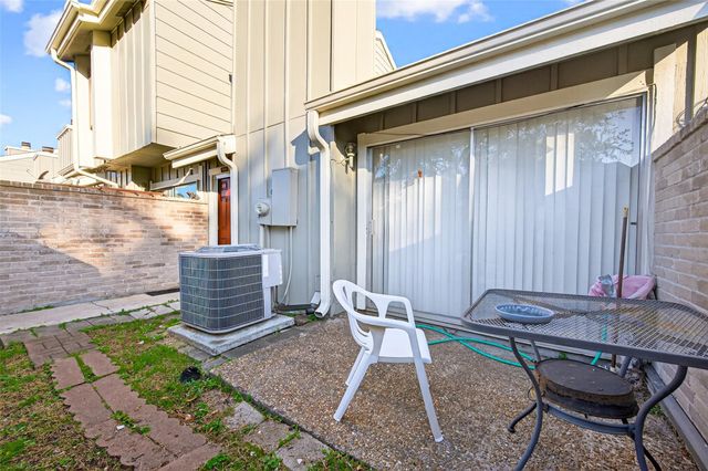 7082 Greenway Chase Street, Houston, TX 77072