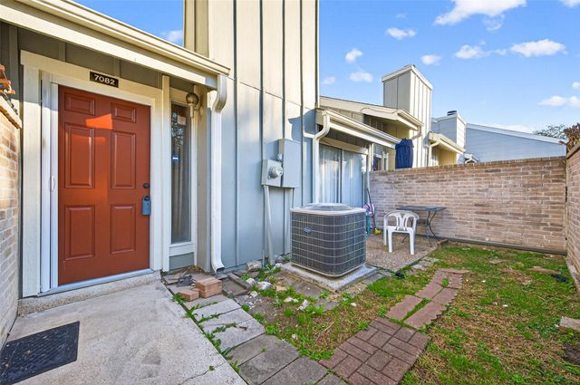 7082 Greenway Chase Street, Houston, TX 77072