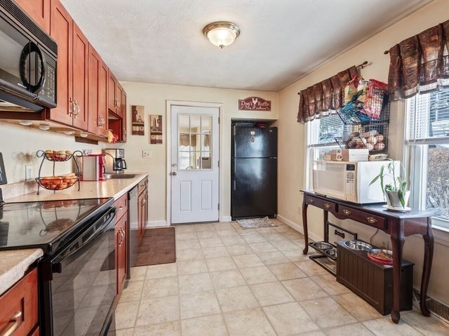 242 Pleasant Street, Leominster, MA 01453