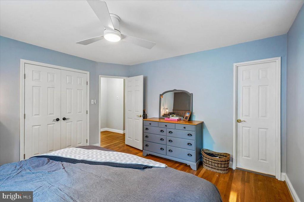 Image 14 of property listing at 11111 LUND PL, Kensington, MD 20895