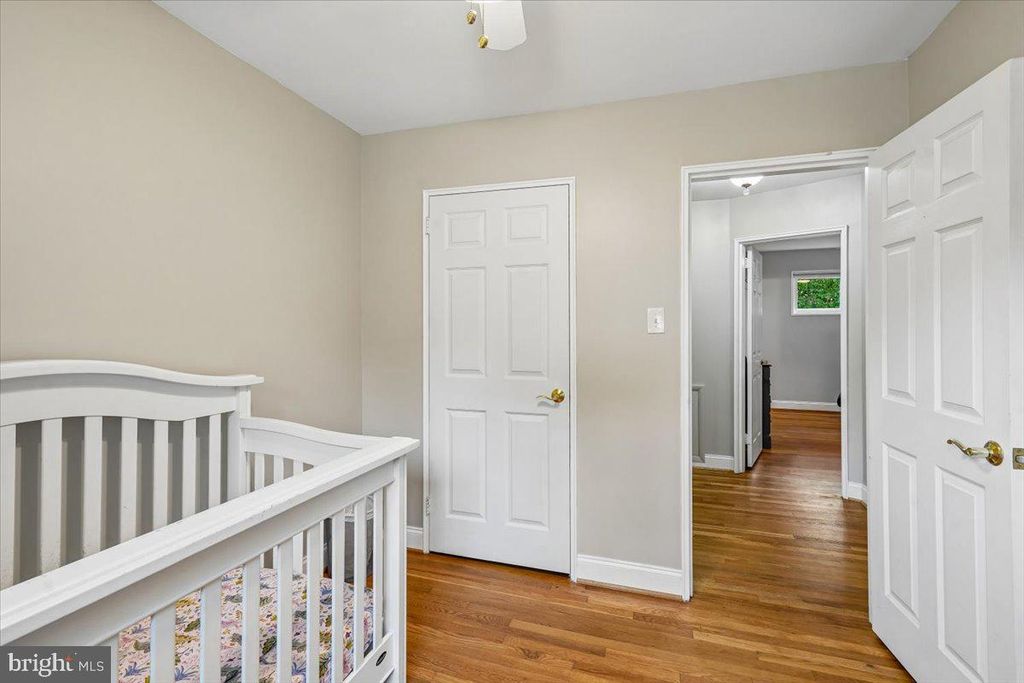 Image 19 of property listing at 11111 LUND PL, Kensington, MD 20895