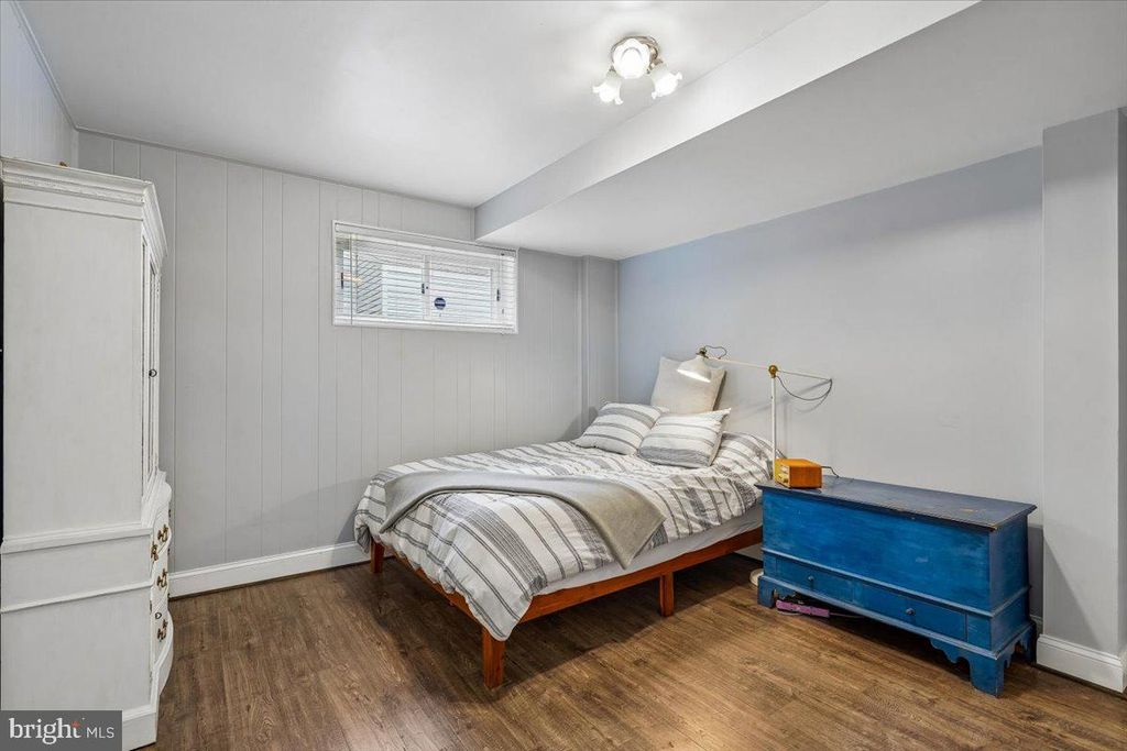 Image 26 of property listing at 11111 LUND PL, Kensington, MD 20895