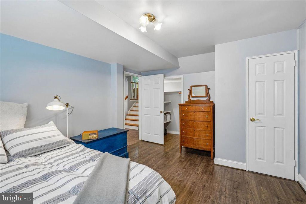 Image 27 of property listing at 11111 LUND PL, Kensington, MD 20895
