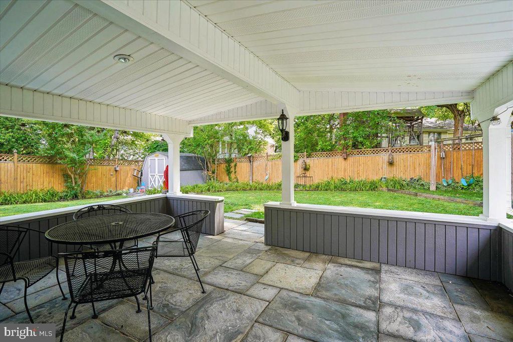 Image 34 of property listing at 11111 LUND PL, Kensington, MD 20895