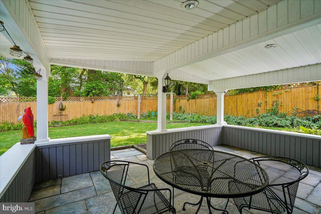 Image 35 of property listing at 11111 LUND PL, Kensington, MD 20895