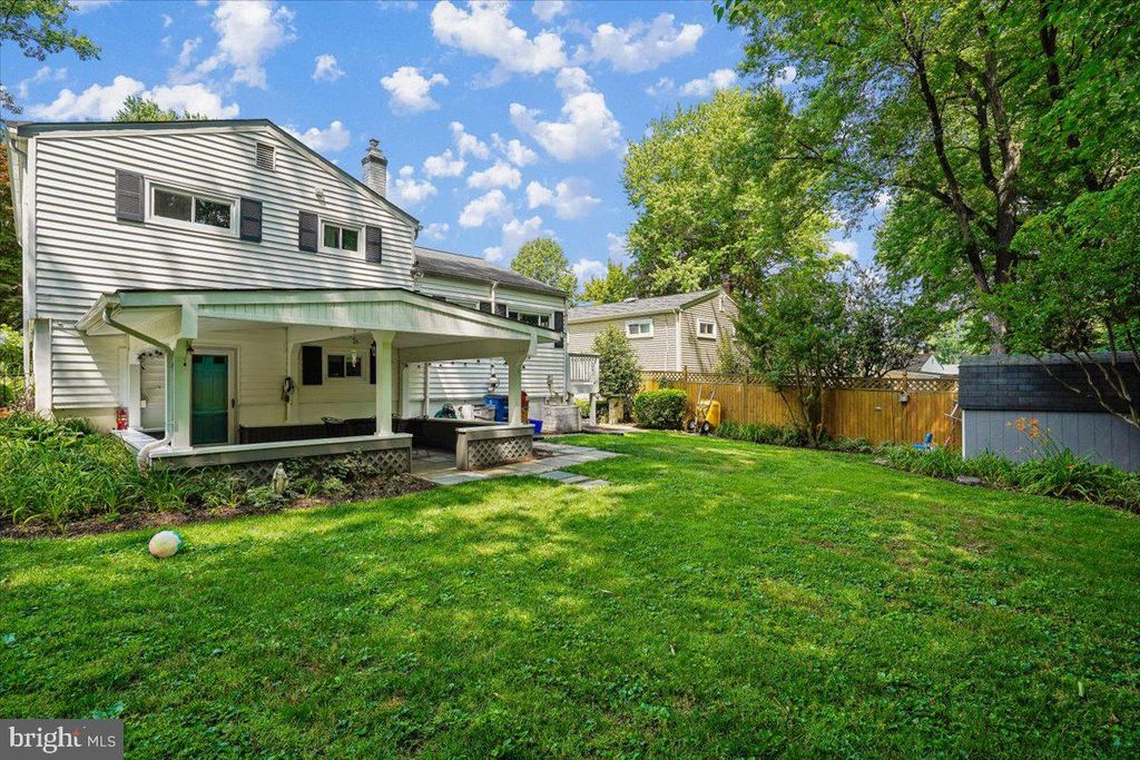 Image 36 of property listing at 11111 LUND PL, Kensington, MD 20895
