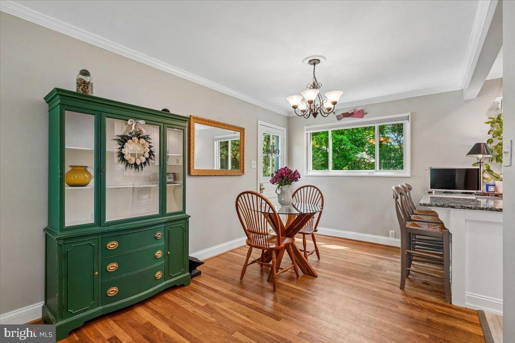 Image 7 of property listing at 11111 LUND PL, Kensington, MD 20895