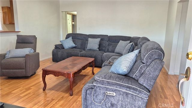 3661 Seabright Avenue, Long Beach, CA 90810