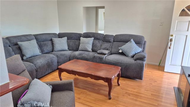 3661 Seabright Avenue, Long Beach, CA 90810