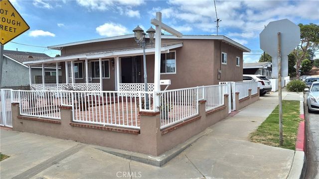 3661 Seabright Avenue, Long Beach, CA 90810