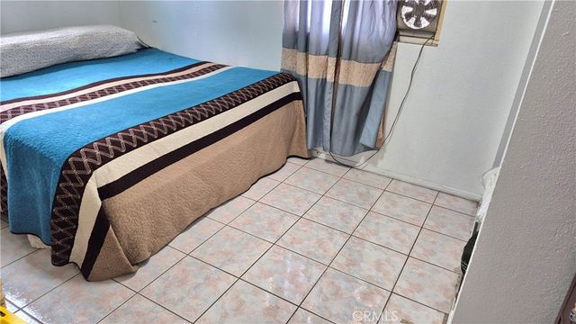 3661 Seabright Avenue, Long Beach, CA 90810
