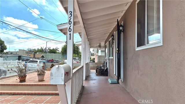 3661 Seabright Avenue, Long Beach, CA 90810