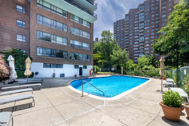 2727 Palisade Ave Apt 9B, New York City, NY 10463