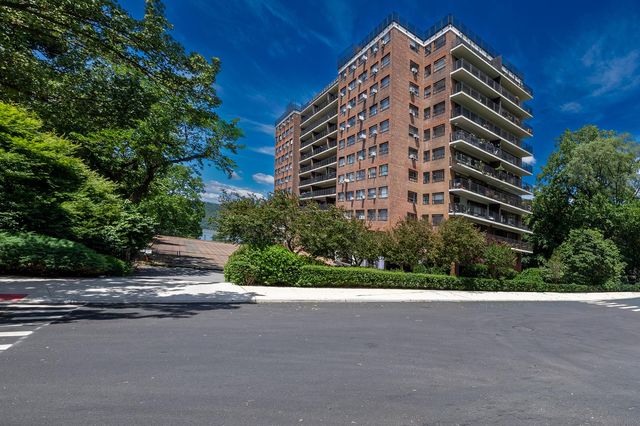 2727 Palisade Ave Apt 9B, New York City, NY 10463