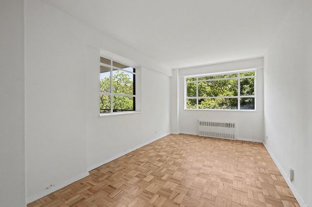 2727 Palisade Ave Apt 9B, New York City, NY 10463