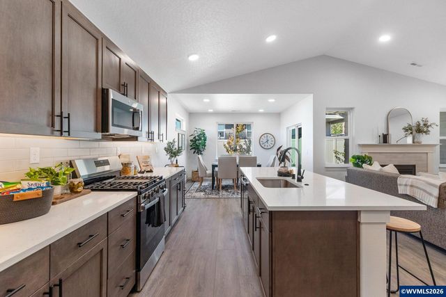 3194 S 13th St, Lebanon, OR 97355