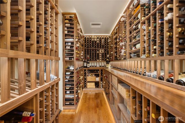 20729 SE 34th Street, Sammamish, WA 98075