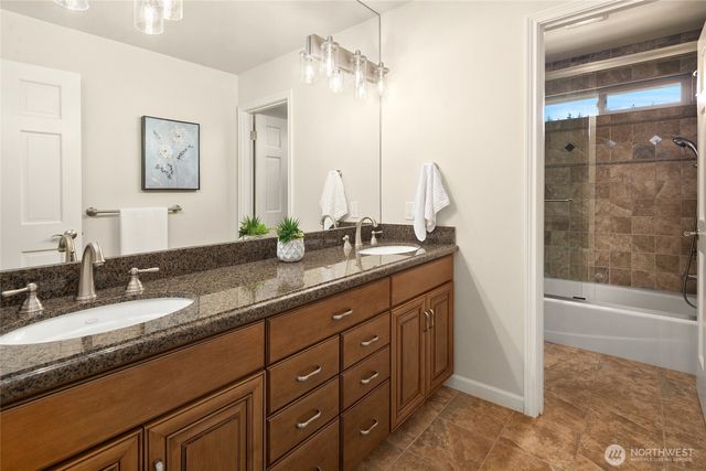 20729 SE 34th Street, Sammamish, WA 98075