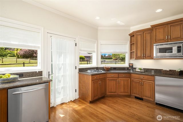 20729 SE 34th Street, Sammamish, WA 98075