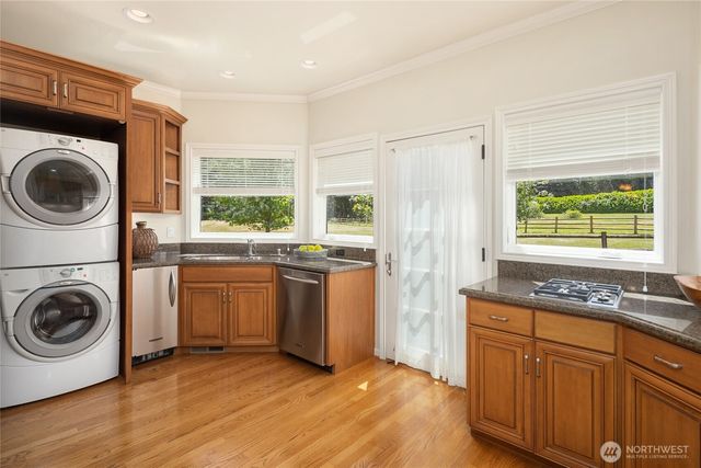 20729 SE 34th Street, Sammamish, WA 98075