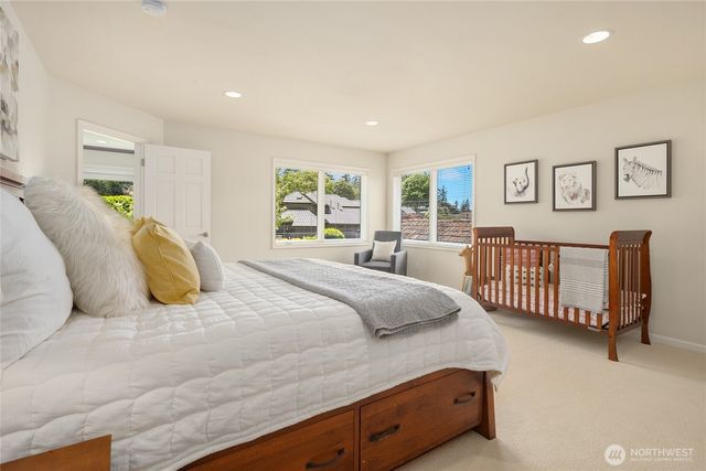 20729 SE 34th Street, Sammamish, WA 98075