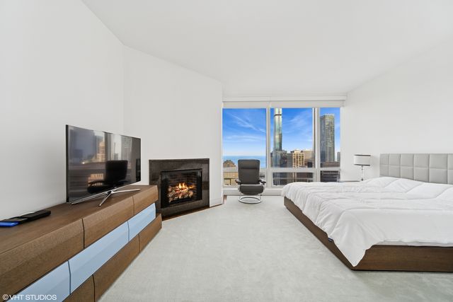 401 N WABASH Street 33A, Chicago, IL 60611