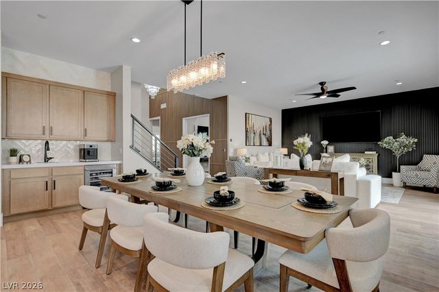10226 Bismarck Palms Avenue, Las Vegas, NV 89166