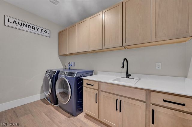 10226 Bismarck Palms Avenue, Las Vegas, NV 89166