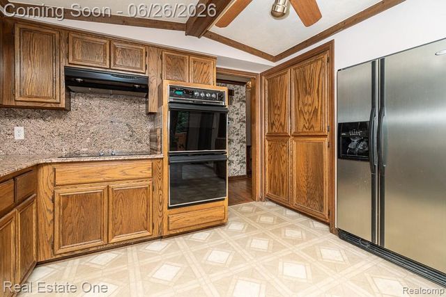 2898 Eagle Drive, Rochester Hills, MI 48309