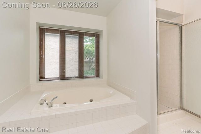 2898 Eagle Drive, Rochester Hills, MI 48309