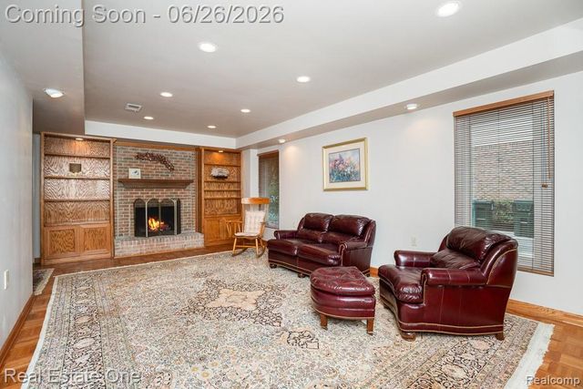 2898 Eagle Drive, Rochester Hills, MI 48309