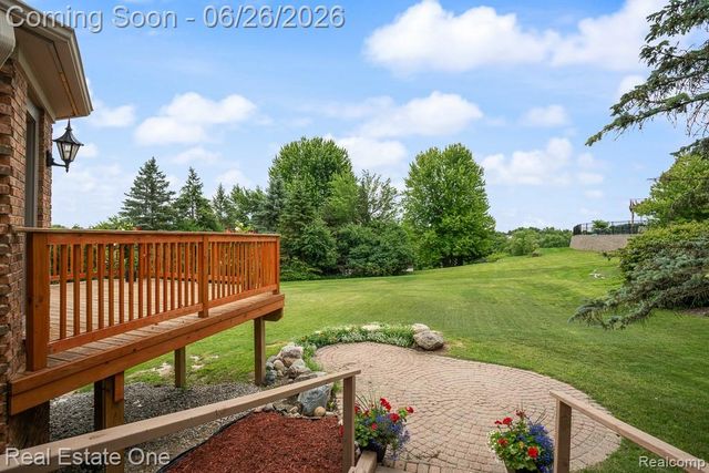 2898 Eagle Drive, Rochester Hills, MI 48309