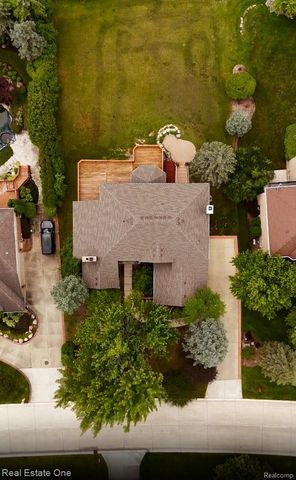 2898 Eagle Drive, Rochester Hills, MI 48309