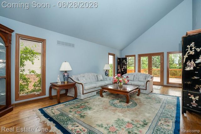 2898 Eagle Drive, Rochester Hills, MI 48309