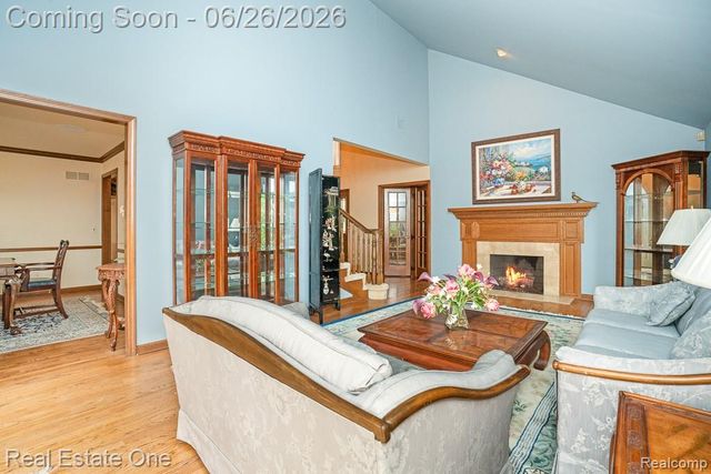 2898 Eagle Drive, Rochester Hills, MI 48309
