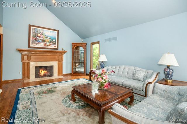2898 Eagle Drive, Rochester Hills, MI 48309