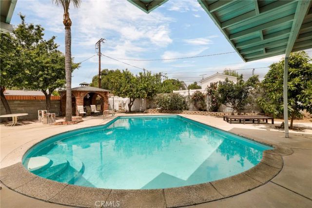 7647 Mason Avenue, Winnetka, CA 91306