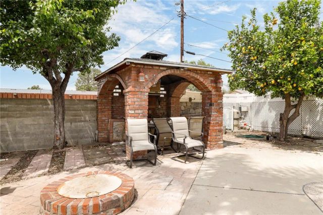 7647 Mason Avenue, Winnetka, CA 91306