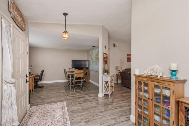 617 Grider Dr, Roseville, CA 95678