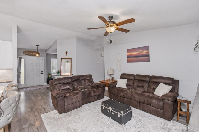 617 Grider Dr, Roseville, CA 95678